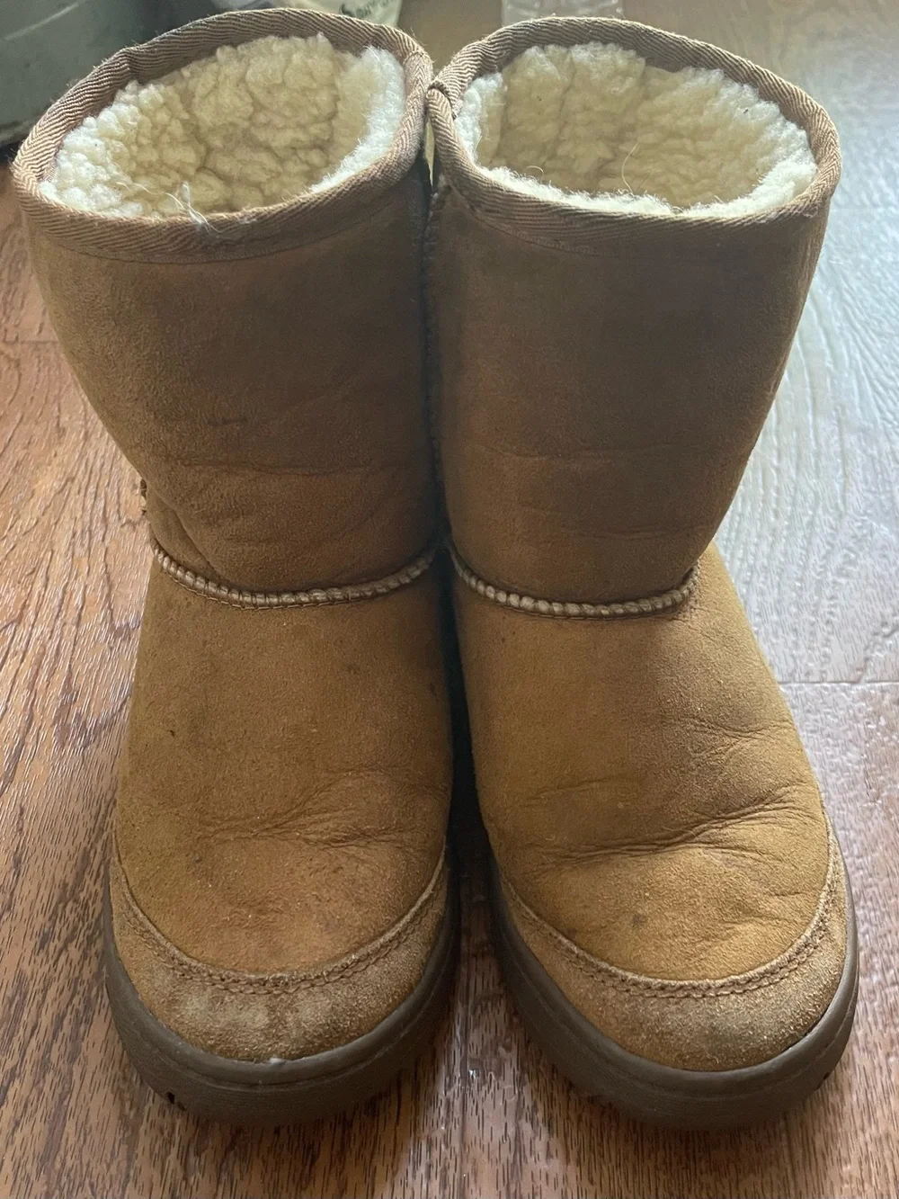 UGG Kids Chestnut Suede Shearling-Lined Boots